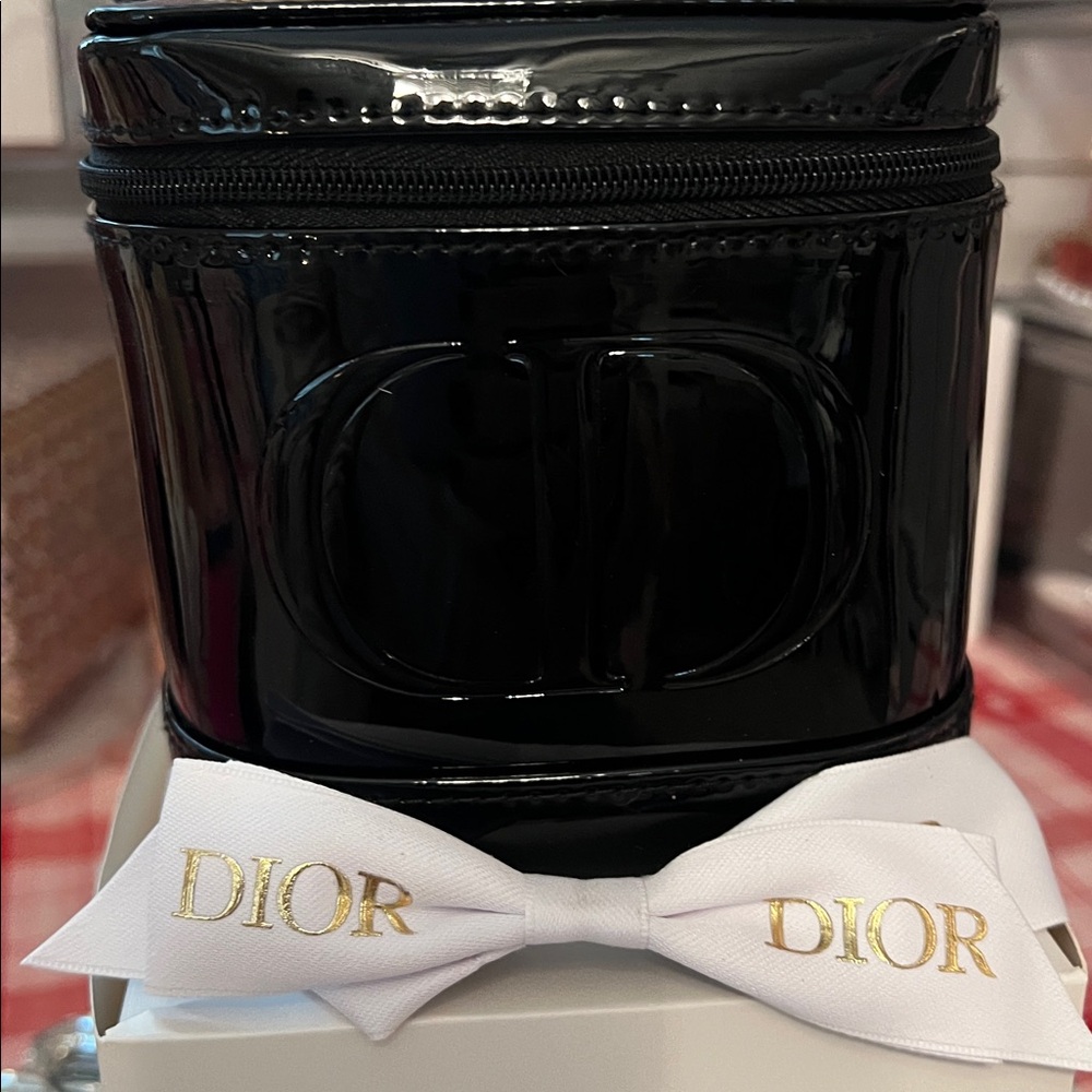 Dior Black Patent Makeup Train Case with White Gold-Logo Bow - Picture 3 of 7